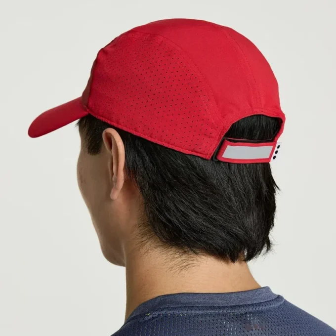 Outpace hat
