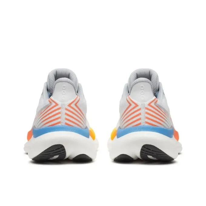 Women’s every woman’s marathon x saucony triumph 23