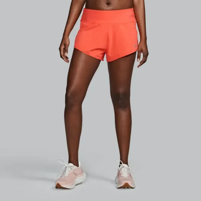 Women’s outpace 2.5″ split short