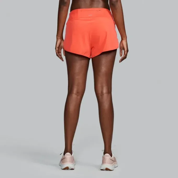 Women’s outpace 2.5″ split short
