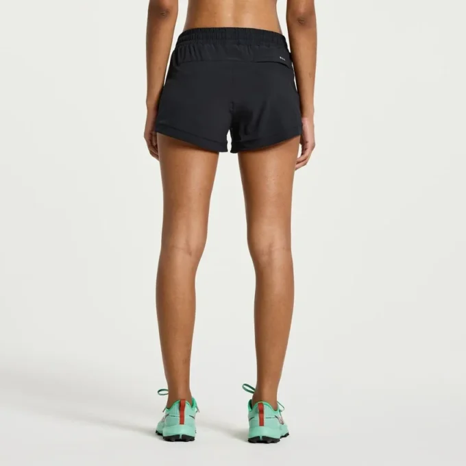 Women’s outpace 2.5″ split short