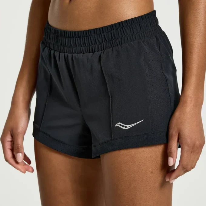 Women’s outpace 2.5″ split short