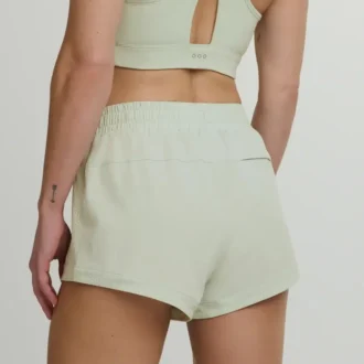 Women’s outpace 3″ short
