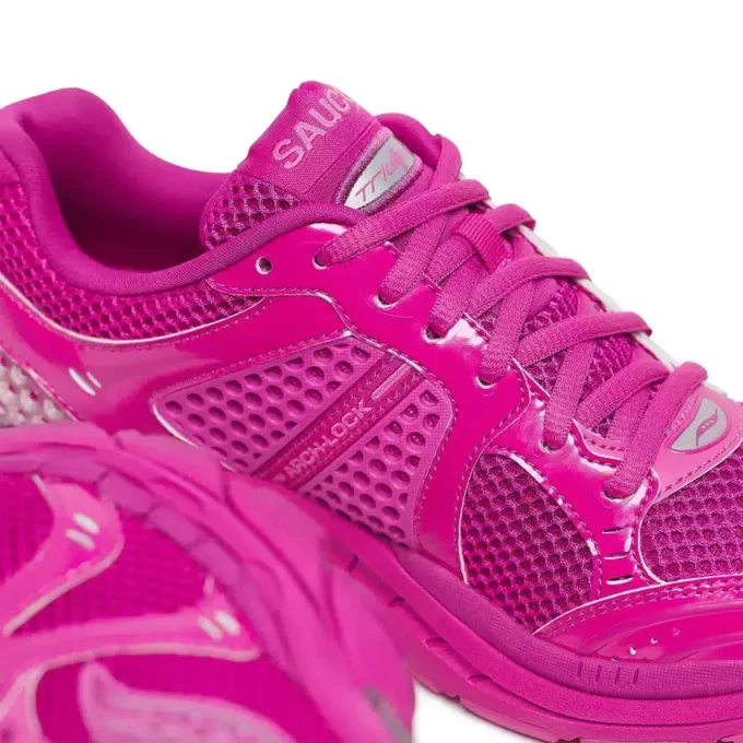 Women’s progrid triumph 4